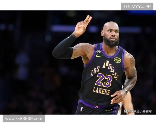 湖人无杜火箭险胜 詹姆斯关键三双引领